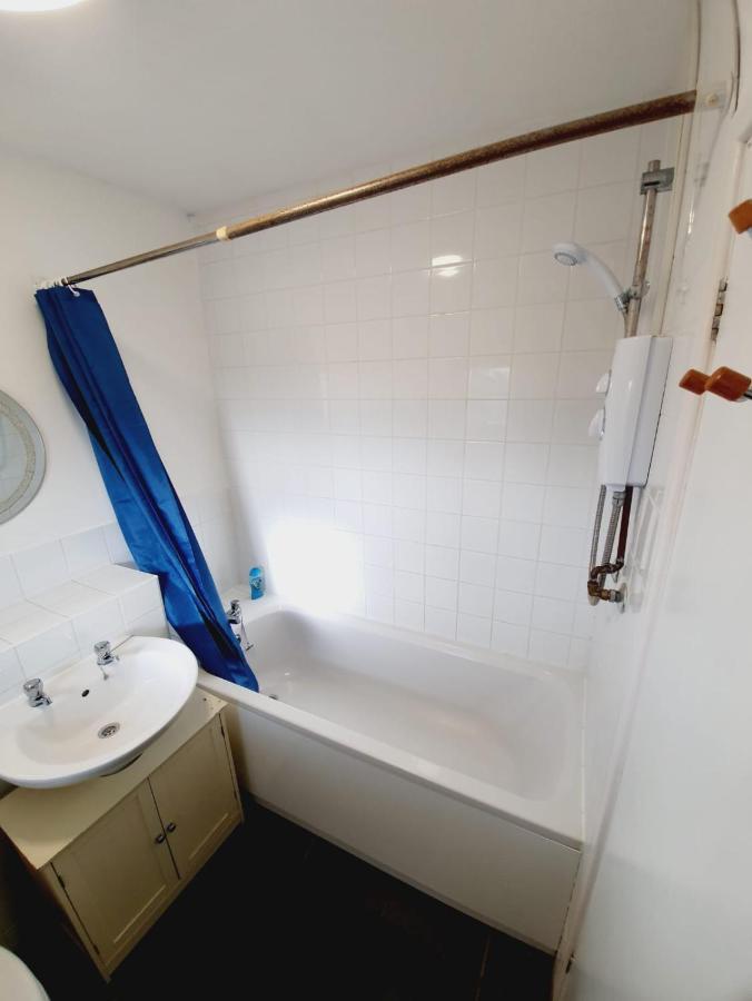 2 Bedroom Rayleigh Apartment Eksteriør billede